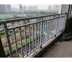 陽臺欄桿的日常維護(hù)