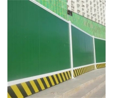 彩鋼圍擋進(jìn)行噴塑處理的優(yōu)勢有哪些？